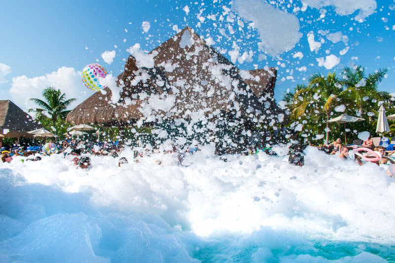 Explosión de espuma — Ocean Riviera